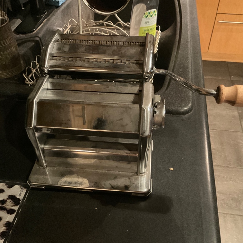 Pasta Maker - Picture 2 of 4